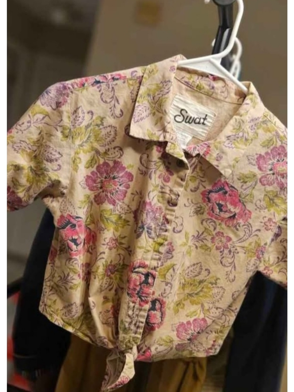 🎉 3 Items/$15 🎉 Vintage Swat Tie Front Button Up Top